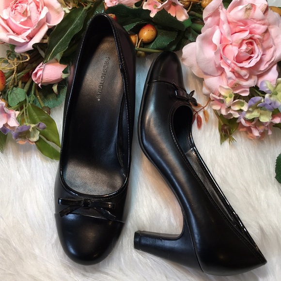 Predictions Shoes - Predictions Bow on Toe  3” Black Vegan 8W Heels